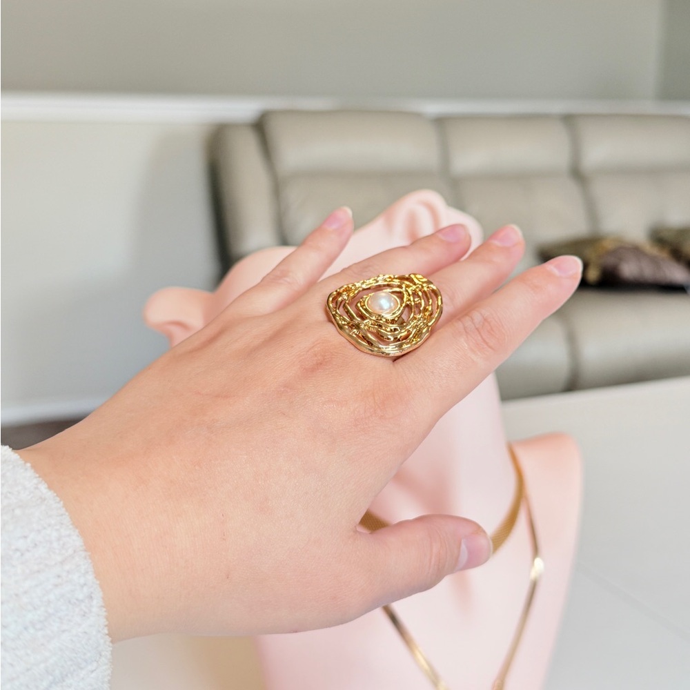 Gold Pearl Statement Ring - Elegant Women's Fashion Jewelry’s - Picture 4 of 10